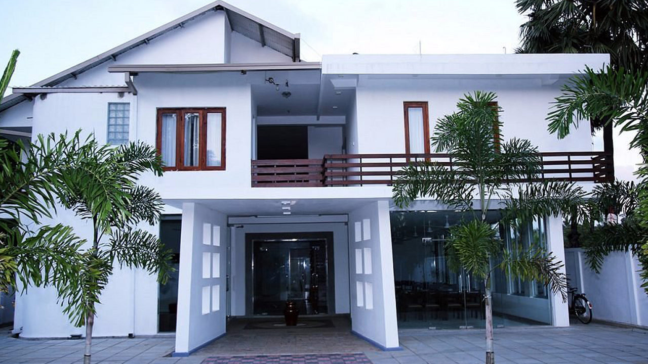 Hotel Nirutha, Batticaloa