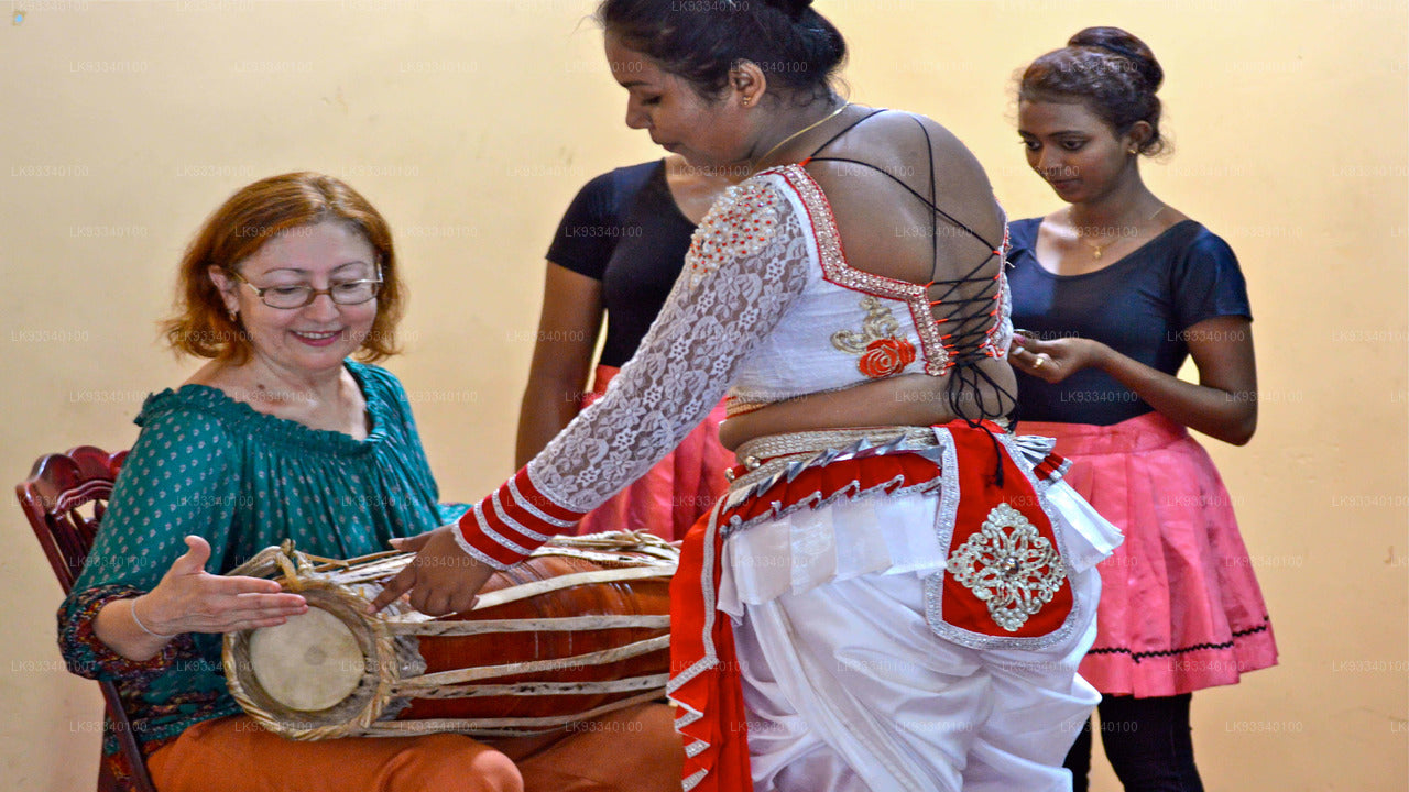파나두라에서 즐기는 전통 무용 체험